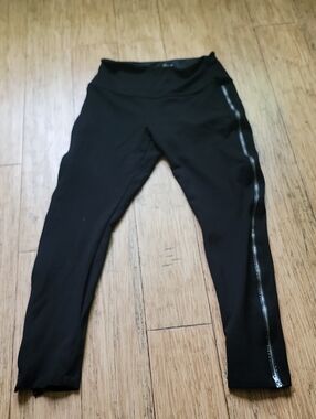 Lysse Black Leggings with Shiny Side Zipper